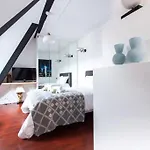 Cia - Avenue Hoche Studio